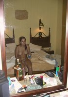 Марина валяется на ложе выйдя из ванной комнаты 7 фото