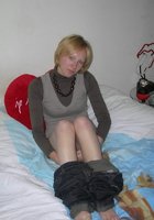 Французская леди голышом лежит в постели 2 фотография