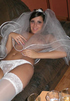 Невеста после свадьбы осталась в одном белье 2 фотография