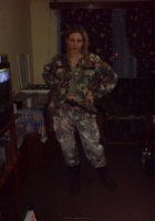 Военная девка сняла униформу и принялась примерять белье 8 фотография