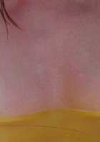 На пляже голая девка делает интимные селфи 6 фото