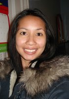 Молоденькая азиатка светит киской в комнате с выключенным светом 14 фото