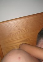 Парень хочет обкончать животик девчонки лежащей на спине 7 фотография