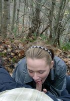 Марамойка сосет маленький член в лесу 2 фотография