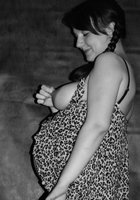 Беременная девушка согласилась показать голые прелести 17 фото