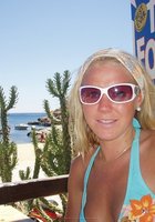 Похотливая блондинка шалит на отдыхе в Турции 5 фотография