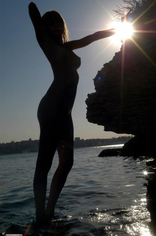 Голая Марина стала нудисткой чтобы без купальника сидеть под солнцем 20 фотография