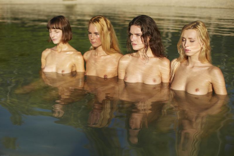 Четыре голе лесбичянки отдыхают в Тайланде 7 фотография