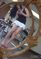 20-летняя нимфетка часто снимает себя перед зеркалом без одежды 12 фотография
