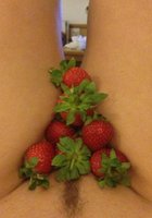 Страстные модели показывают голые ягодицы 7 фото