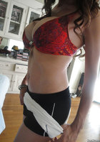 McKenzie Lee демонстрирует грудь и киску 7 фото