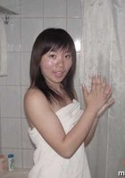 Молодые азиатки не стыдятся обнажать интимные места 5 фото