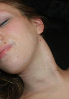 Бойфренды забрызгали лица красавиц спермой после траха 4 фотография
