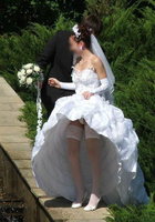 Даже невесты охотно позируют перед камерой 2 фото