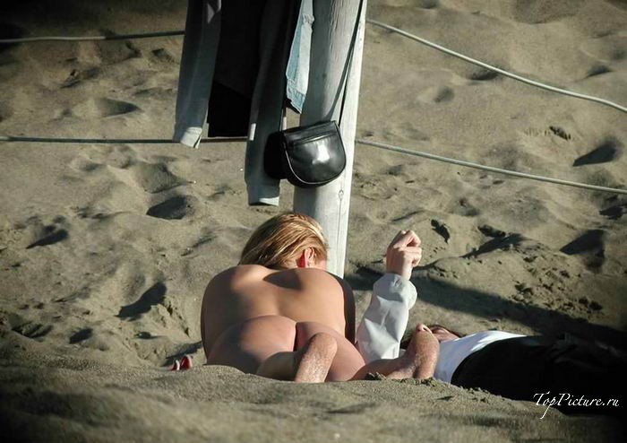 Марамойки отдыхают на пляже топлес 11 фотография