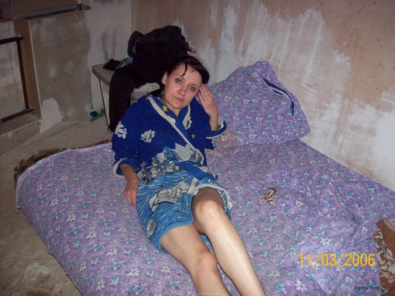 Тридцатилетняя давалка сосет член в квартире без ремонта 3 фотография