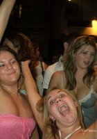 Пьяные вертихвостки веселятся на вечеринках 2 фотография