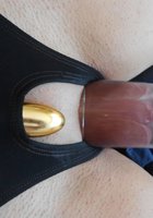 Мамка ласкает манду с помощью вагинальной помпы 6 фото