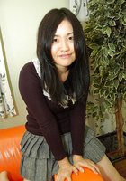 Молодая японка на съемной квартире разделась догола 2 фотография