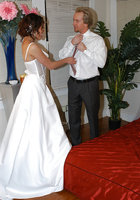 Перед свадьбой жених жарит невесту в спальне 1 фото