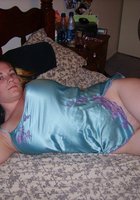 Бабенка красуется большими дойками после мастурбации 10 фотография