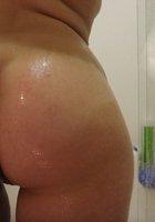 Девушки без трусов светят перед объективом вагиной и аппетитной задницей 6 фотография
