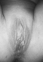 Телки показывают оттраханные вагины после секса 11 фото