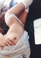 Барышни с классным телом красуются обнаженной грудью во время отдыха 14 фото