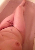 Жирные бабы с огромными сиськами купаются в ванной 11 фото