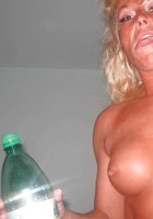 49 летняя дама любит показывать перед камерой голую вагину и груди 12 фото