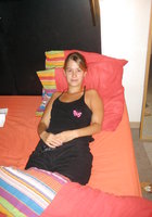 Обнаженная девушка в спальне балуется с хером ловеласа 2 фото