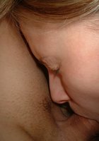 Жена делает мужу глубокий минет перед сексом 2 фотография