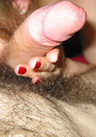 Большегрудая милфа в квартире хвастается волосатой вагиной 3 фотография